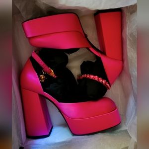 Versace Medusa Aevitas Single Platform Pump Hot Pink Size 9